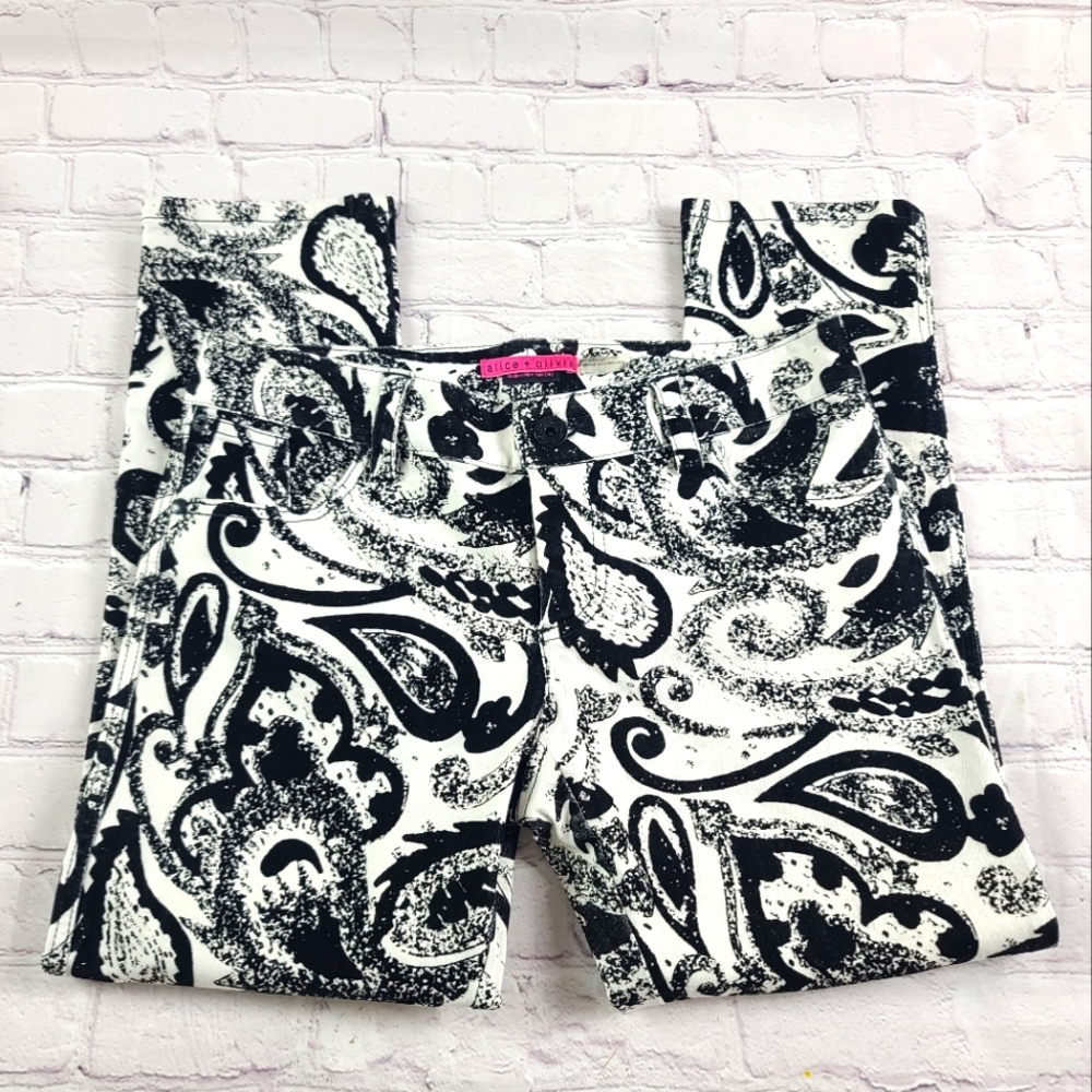 Alice + Olivia Women's 4 Black and White Paisley Cropped Ankle Pants - Picture 2 of 16